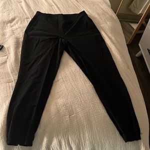 Lululemon jogger style track pants size 10 black
